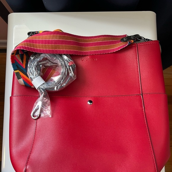 Bromen Vegan Leather Hobo Bucket Bag with two strap options - Picture 8 of 10